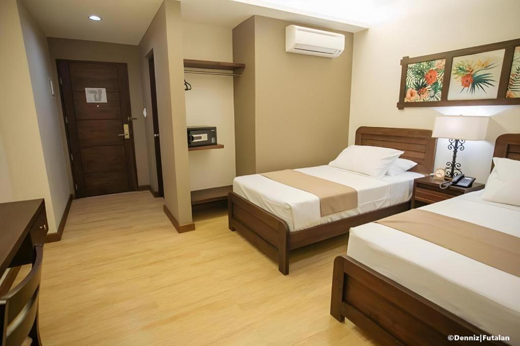 Отель Casa Rubin Dumaguete City Экстерьер фото