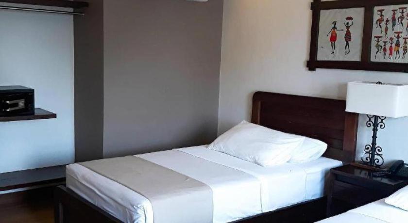 Отель Casa Rubin Dumaguete City Экстерьер фото