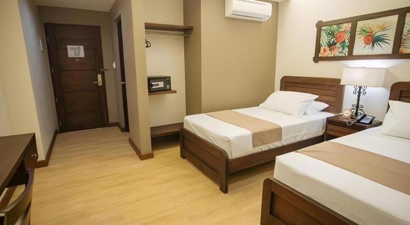 Отель Casa Rubin Dumaguete City Экстерьер фото